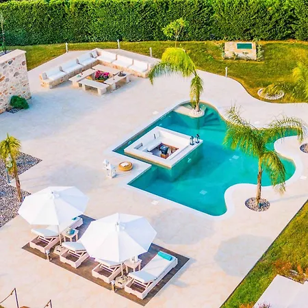 Shangri-la Villa *