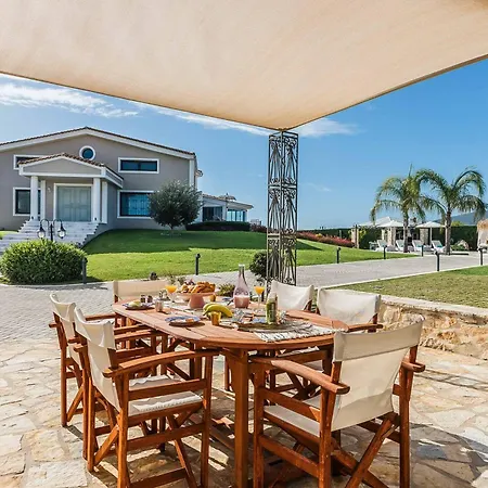 Shangri-la Villa Sarakinadhon