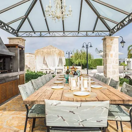 Shangri-la Villa *