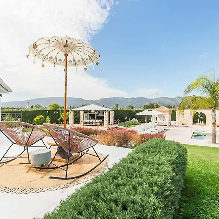 Shangri-la Villa Sarakinadhon